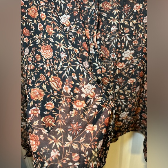 MNG Mango - Business Casual Black and Orange Floral Long Sleeve Blouse in Size L - Picture 9 of 9